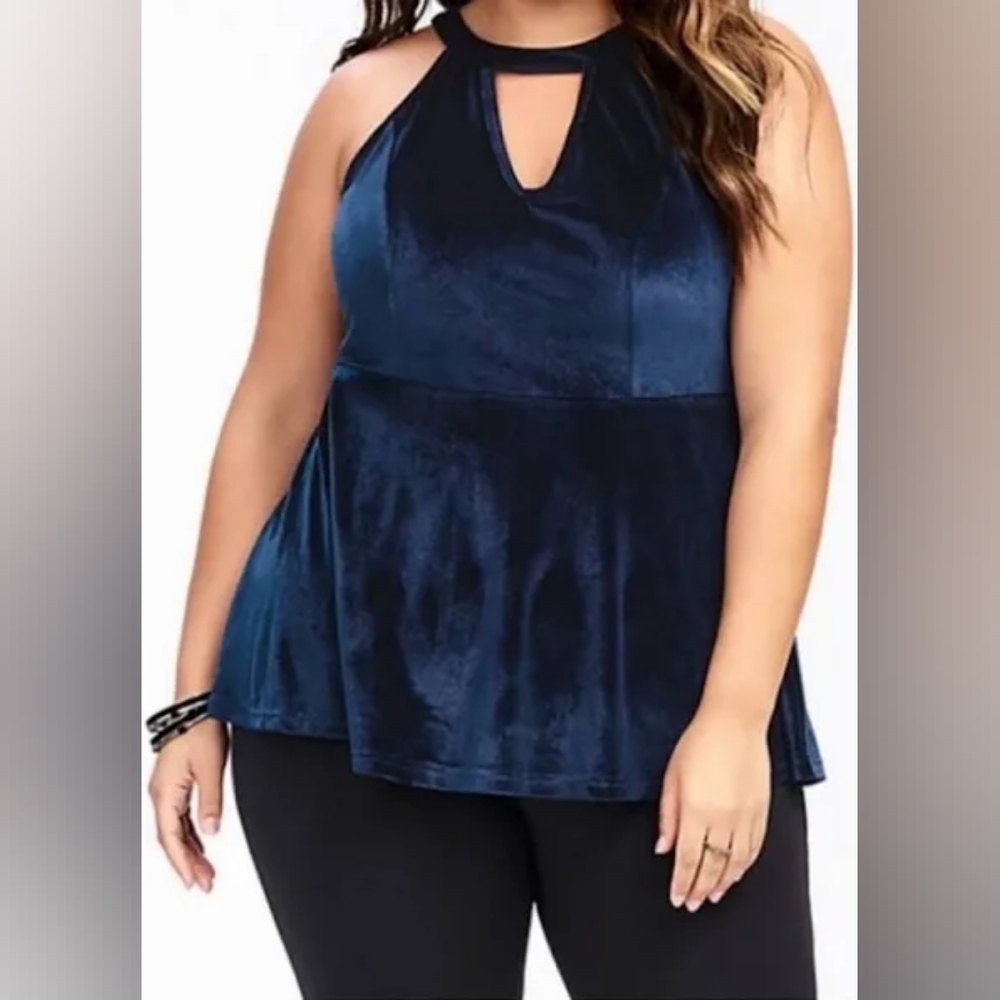 Like New Torrid Navy Blue Velvet Sleeveless Peplum Blouse 2X